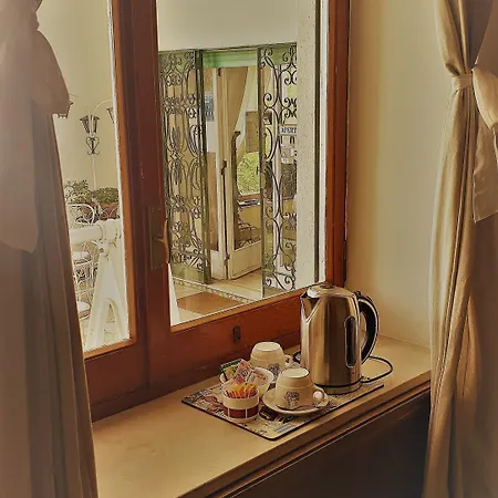 فندق مبيت وإفطار Il Rifugio Capri 3*