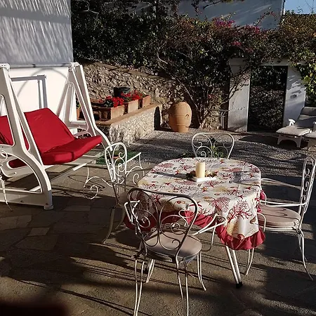 فندق مبيت وإفطار Il Rifugio Capri 3*