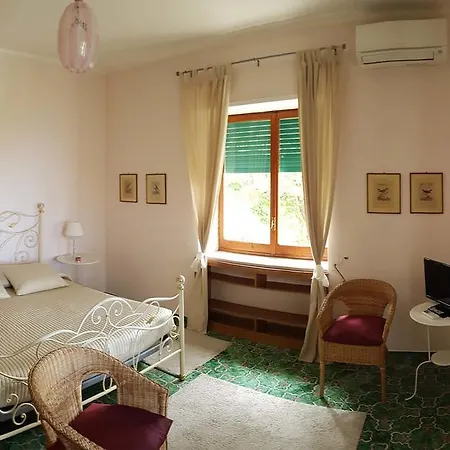 فندق مبيت وإفطار Il Rifugio Capri 3*